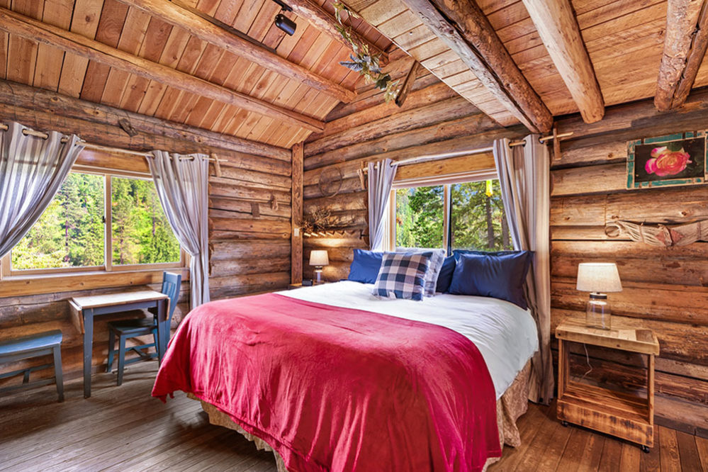 Red Horse Mountain Log Cabin