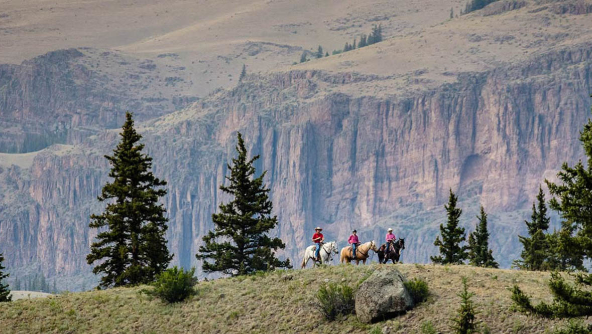Trail ride at 4UR Ranch