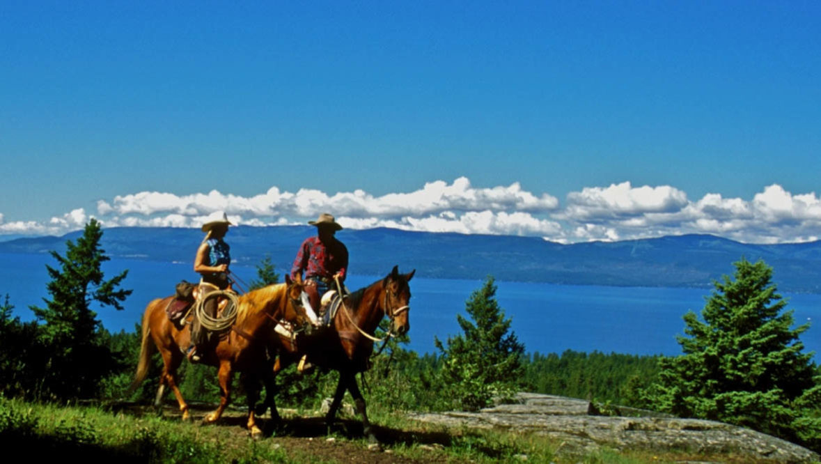 Lake trail ride at Averills Ranch