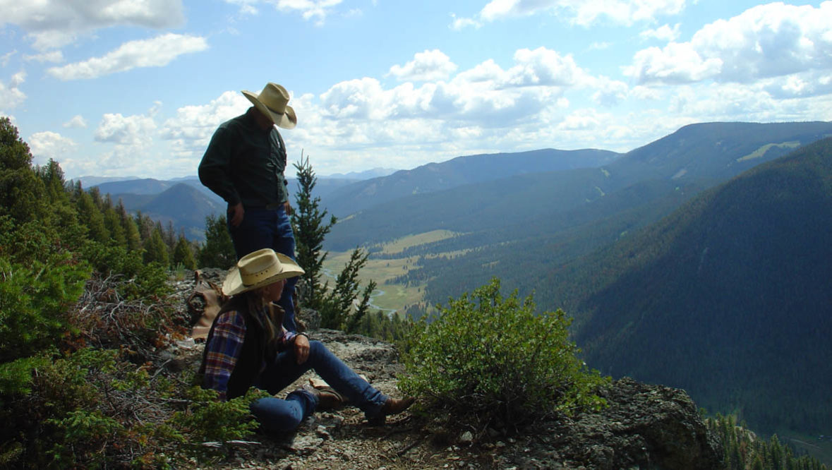Two guests looking at the view at Elkhorn Ranch Montana