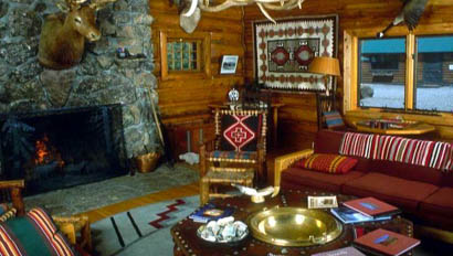 Lodge living room at Red Rock Lodge