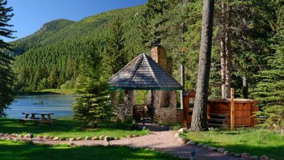 luxury ranch vacation hot tub